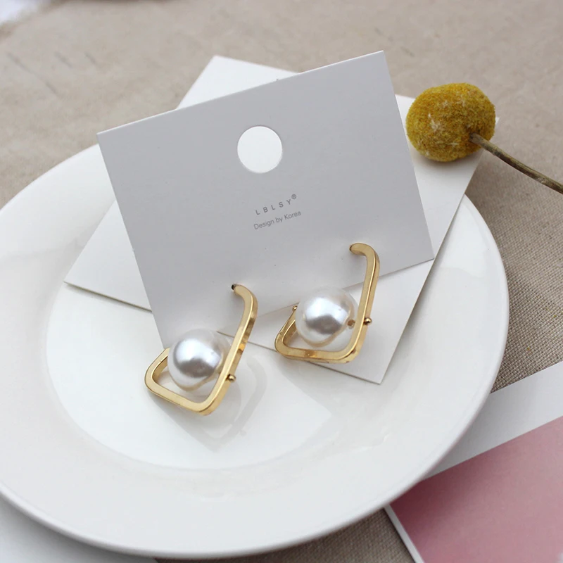 

Gold Color Metal Handmade Pearl Open Square Geometric Earrings Fashion Simple Imitation Pearls Earrings For Women Girl Wedding