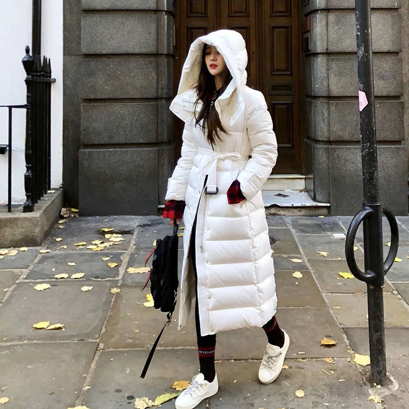 

Snow Classic 90% white duck down Women Jacket black white Coat Winter Long Parka Female slim Warm Outwear with belt Overcoat Y43
