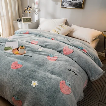 

Sweet cartoon strawberry Flannel Fleece Blanket Throw Blanket for Sofa Spring/Summer/Autumn/Winter Home/Hotel/School/Sofa/Car