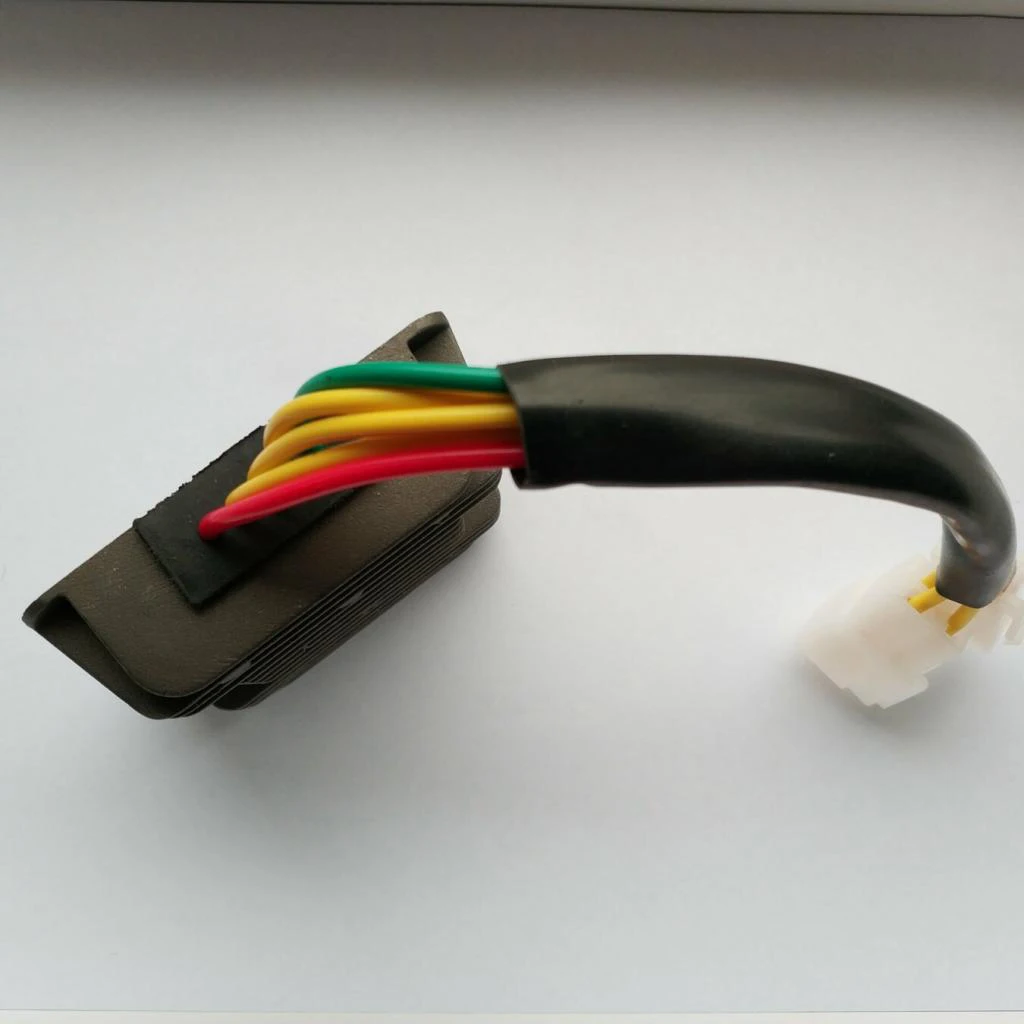 2 Plug Voltage Rectifier Regulator Fits for Hyosung GT650 Comet GV650 ST7 GT650S and Other Model, Black