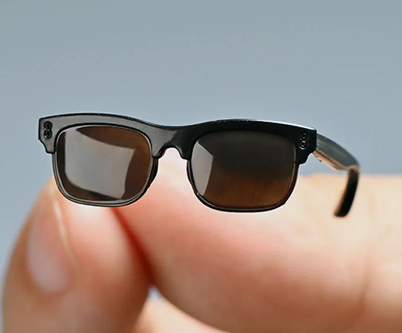 Custom 1/6 Scale Blue lens sunglasses for male head sculpt 