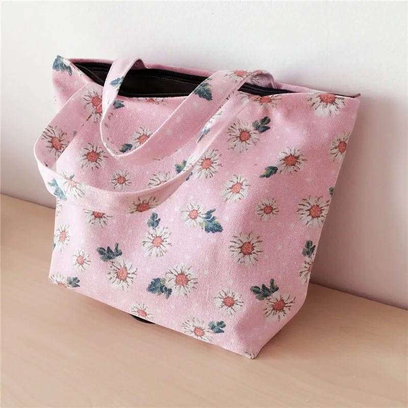 

[The Butterfly] Name: Three-Color Daisy Zipper Hand Small Cloth Bag Design: Very Practical Convenient of Small Carry
