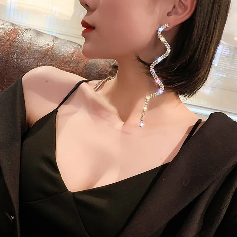 Новые Хаотичные сетчатые красные женские модные серьги-боксеры с длинными кисточками в форме буквы S