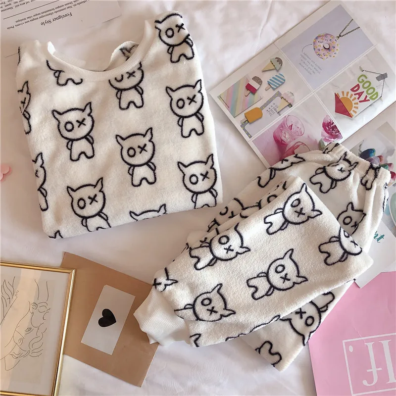 

Autumn And Winter Pajamas Women's Cute Pullover Fashion Crew Neck Warm Cartoon Flannel Crew Neck Set Coral Velvet Tracksuit