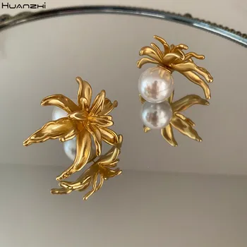 

HUANZHI 2020 New Trendy S925 Vintage Golden Flower Pearl Manual Carved Petals Metal Stud Earrings for Women Girls Party Jewelry