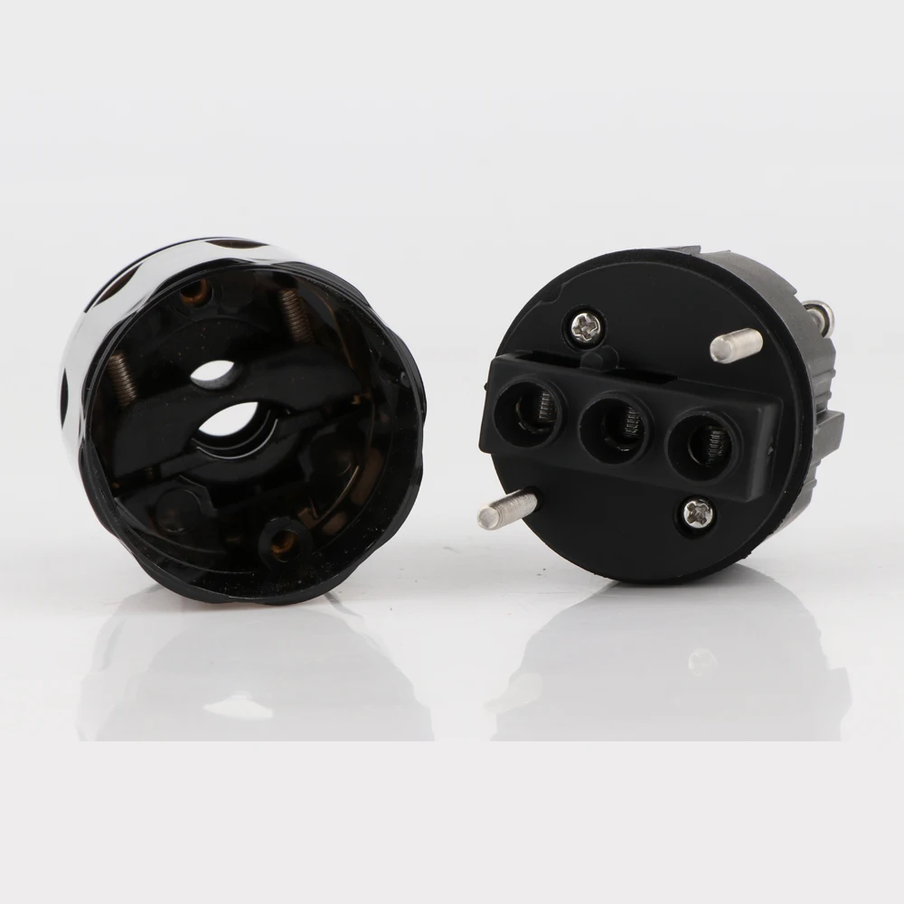 Набор стандартных платиновых штепсельных вилок стандарта ЕС и Штепсельных