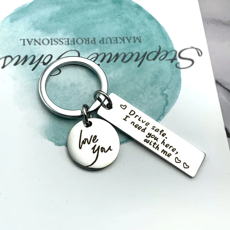 LLavero de acero inoxidable con letra segura para coche, llavero de coche para amantes, regalos para parejas