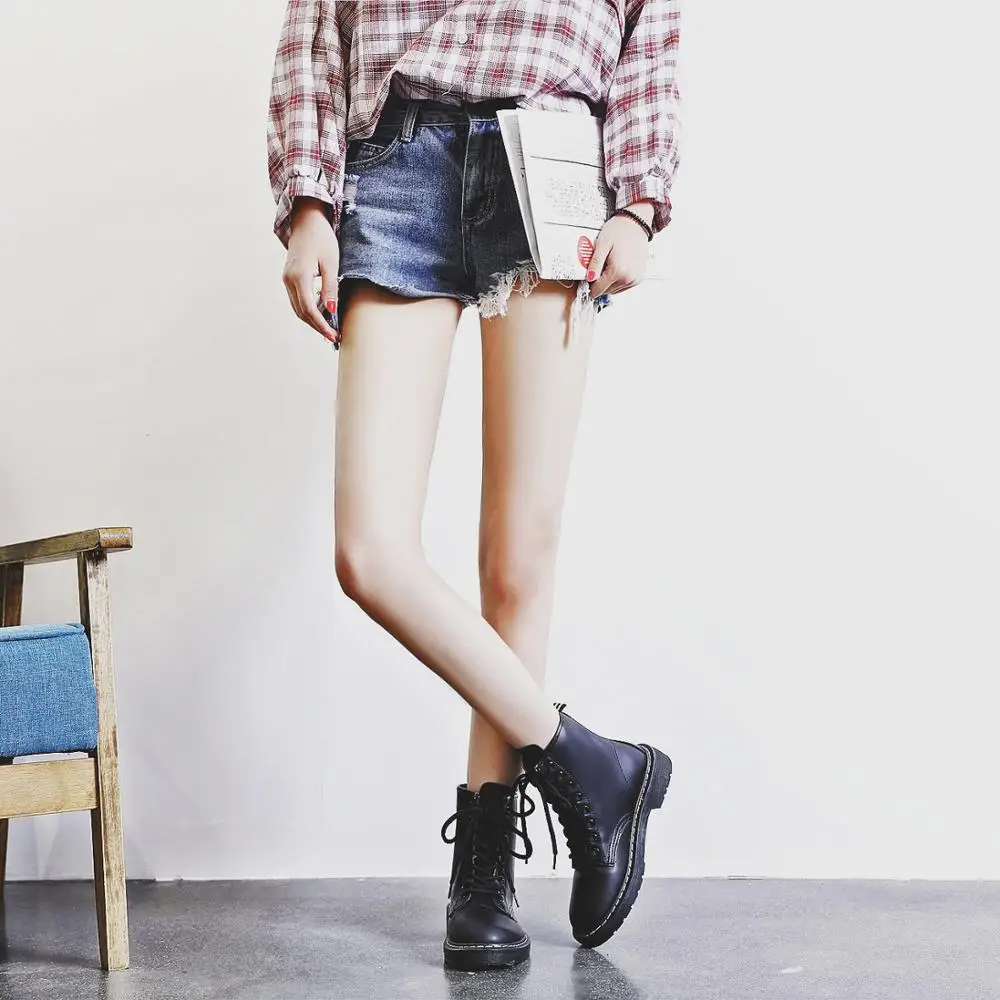 Cena Damskie botki zimowe ciepłe jeździeckie buty jeździeckie kobieta futro wewnątrz sztucznej skóry wiązane buty platforma plus rozmiar 43 44