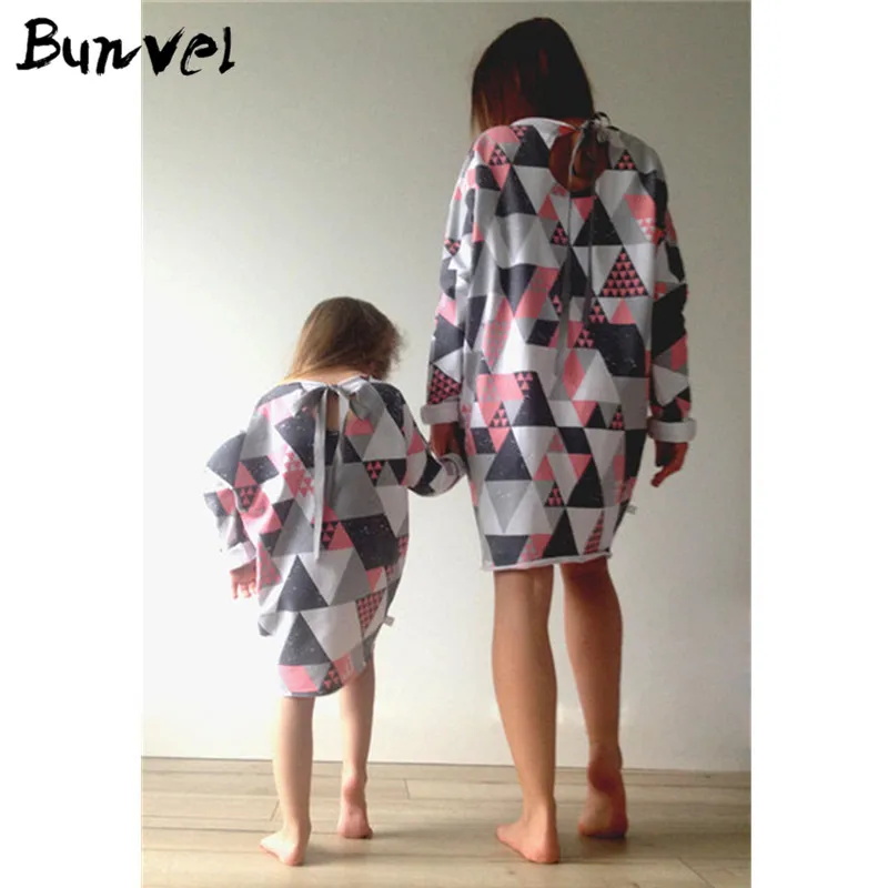Bunvel/осенне-зимняя одежда для мамы и дочки; платья для мамы и дочки с геометрическим принтом; Семейные комплекты с длинными рукавами; Платье F