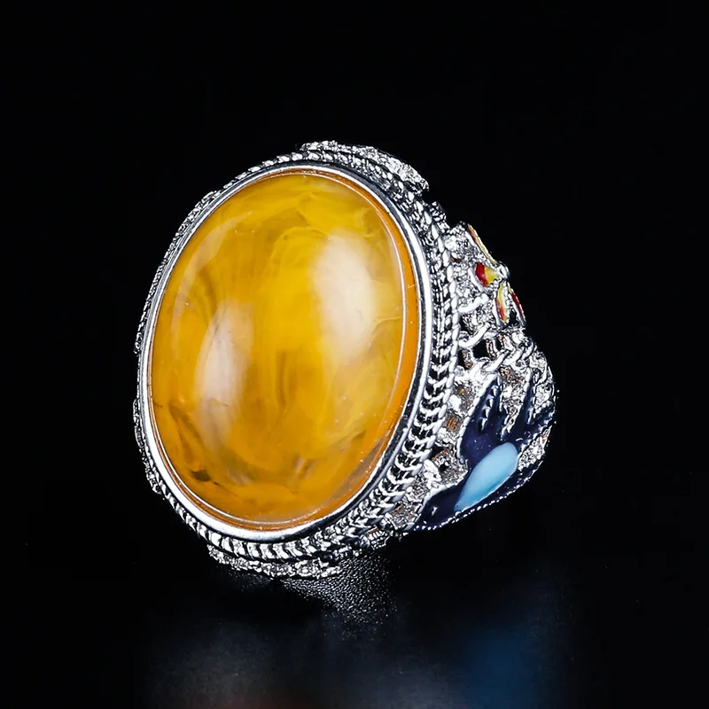 4027694160_2077696031