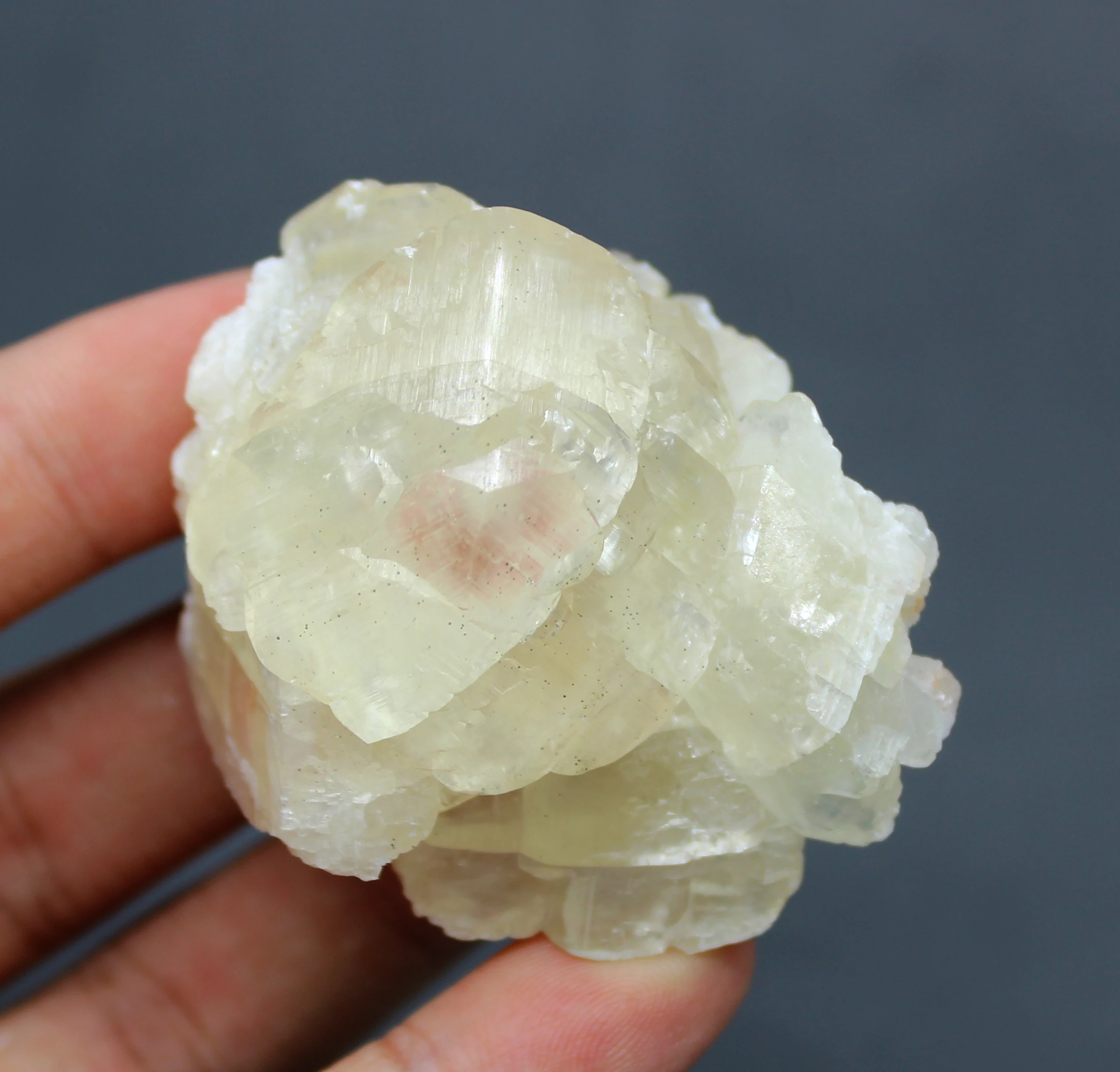 74 г Природный кальцит минеральные образцы камней и кристаллов Исцеляющие