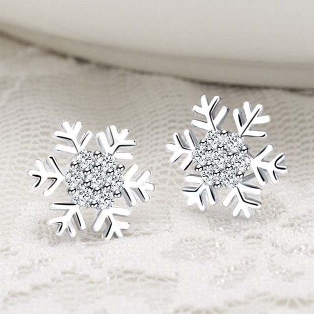 Girls Popular Snowflake Shining Crystal Earrings For Women Rhinestone Snow Pendant Earrings New Year Gift Jewelry