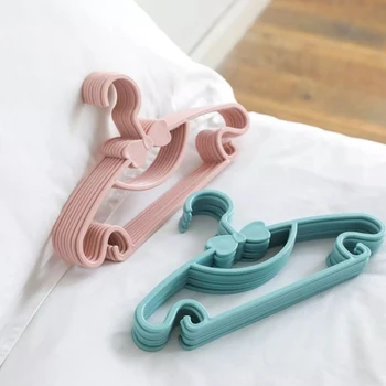 

Non-slip Non-marking Kids Hangers Environmentally Friendly Plastic Towel Scarfs Display Hanger Home Outdoor Clothes Drying Rack
