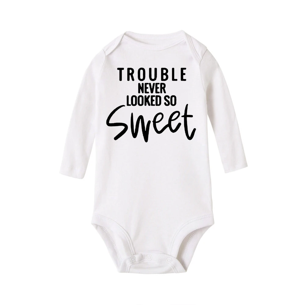 Trouble Never Look/милые детские Боди для мальчиков и девочек; осенний костюм унисекс с длинными рукавами; зимняя одежда для малышей; Ropa Onesie; Милая одежда