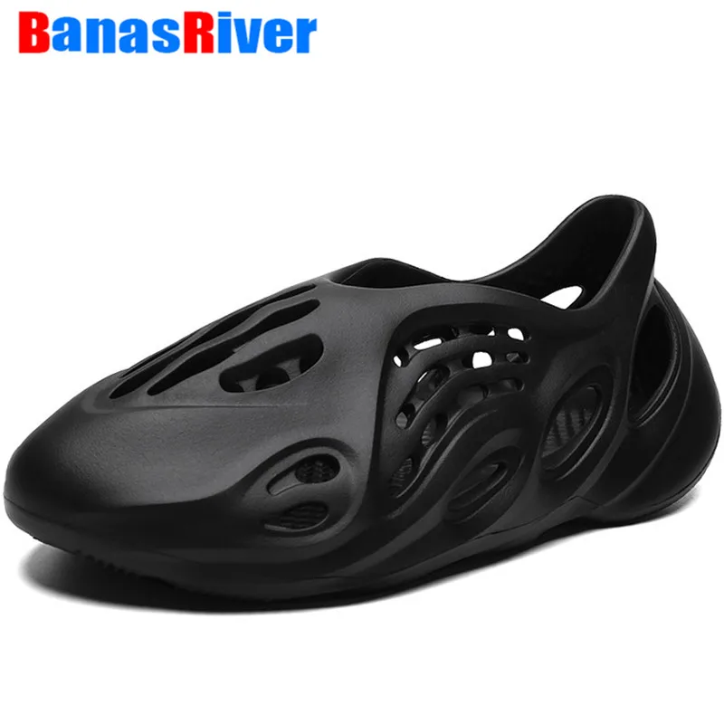 New Unisex Men Shoes Breathable Hollow Out Garden Slippers Foam Runners Water Footwear Summer Outdoor Men Sandals Beach Slippers