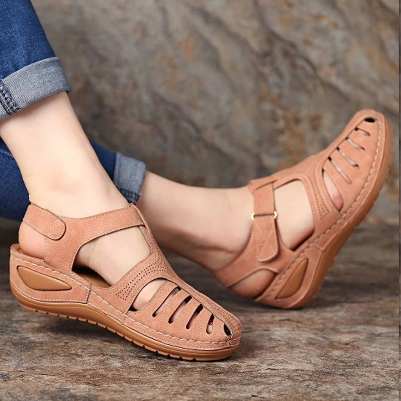 Новая летняя обувь; женские босоножки из искусственной кожи с пряжкой; женская обувь на плоской подошве в стиле ретро; удобная женская повседневная обувь на платформе
