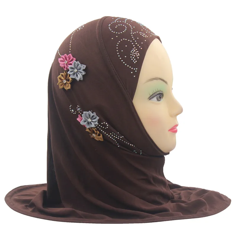 Мусульманский хиджаб для детей, мусульманский шарф, шали с 6 красивыми цветами и бриллиантами для девочек от 1 до 5 лет - Цвет: Brown