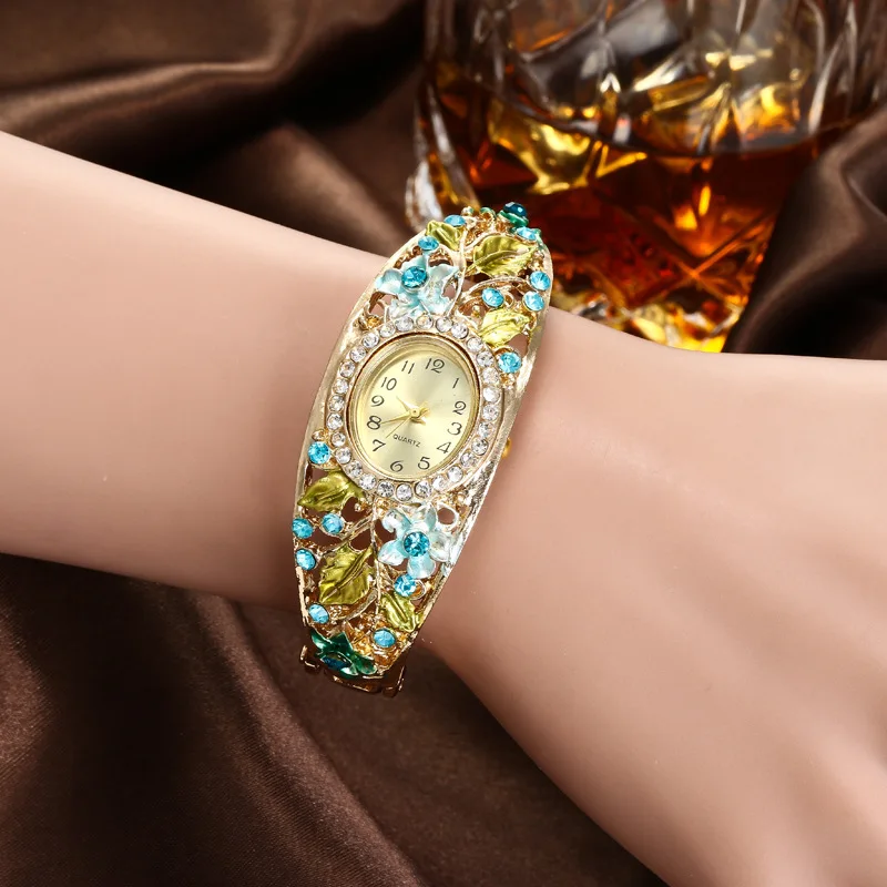 

VOHE Watches Hot Sale Fashion Casual Women Bracelet Watch Alloy Flowers Diamond Wrist Watches Dress Quartz Watch