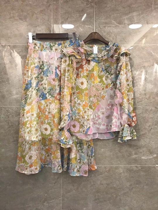 

2019 Early Autumn New Woman Muir Neck Decorative Printed Long Sleeve Blouse + Half Skirt Printed Suit 825