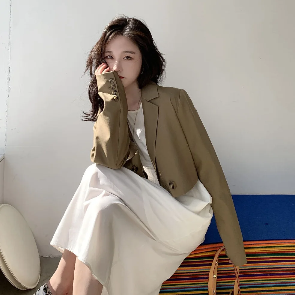 

Photo Shoot South Korea Dongdaemun Autumn Clothing Gray Handsome Straight Double Breasted Short Elegant Ol Small Suit Coat Women
