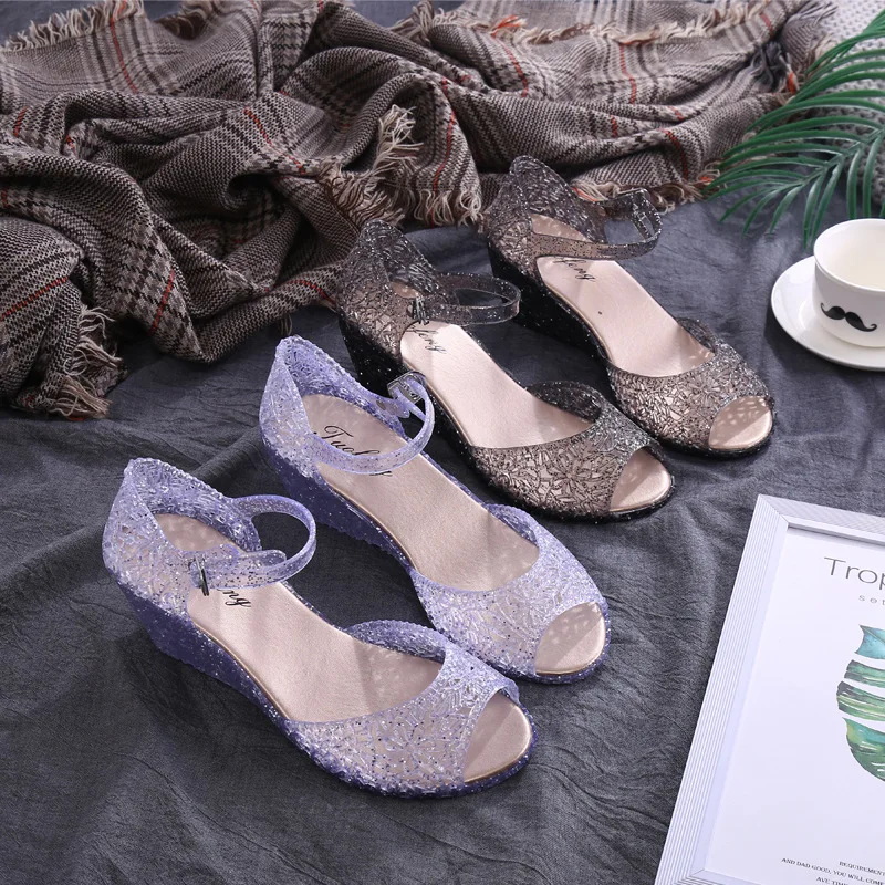 

2019 WOMEN'S Sandals Crystal PVC Plastic Slanted Heel Women's Hollow out Porous Decorative Pattern Sandals Summer WOMEN'S Sandal