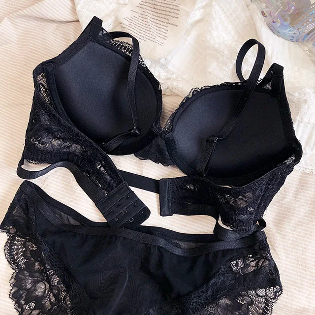 Senshia Lace Bra Panty Set YesStyle, 40% OFF