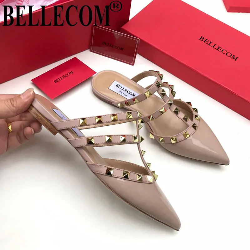

BELLECOM 2019New summer flat imported leather patent leather rivet pointed slippers baotou beach slippers