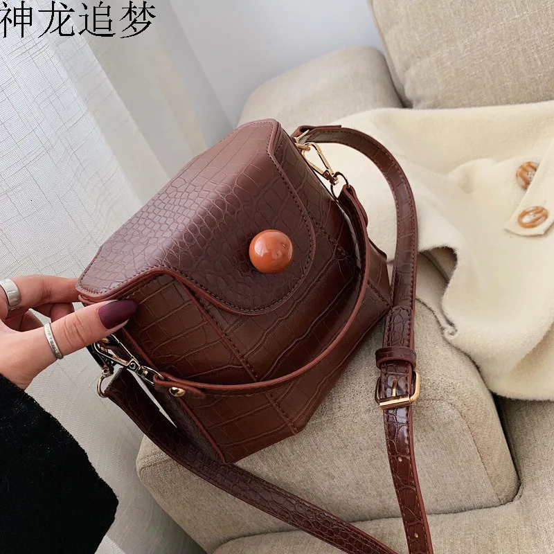 

Retro Leather Crossbody Bags For Women 2020 Luxury Handbags Designer Ladies Hand Shoulder Messenger Bag Sac A Main Female Sling