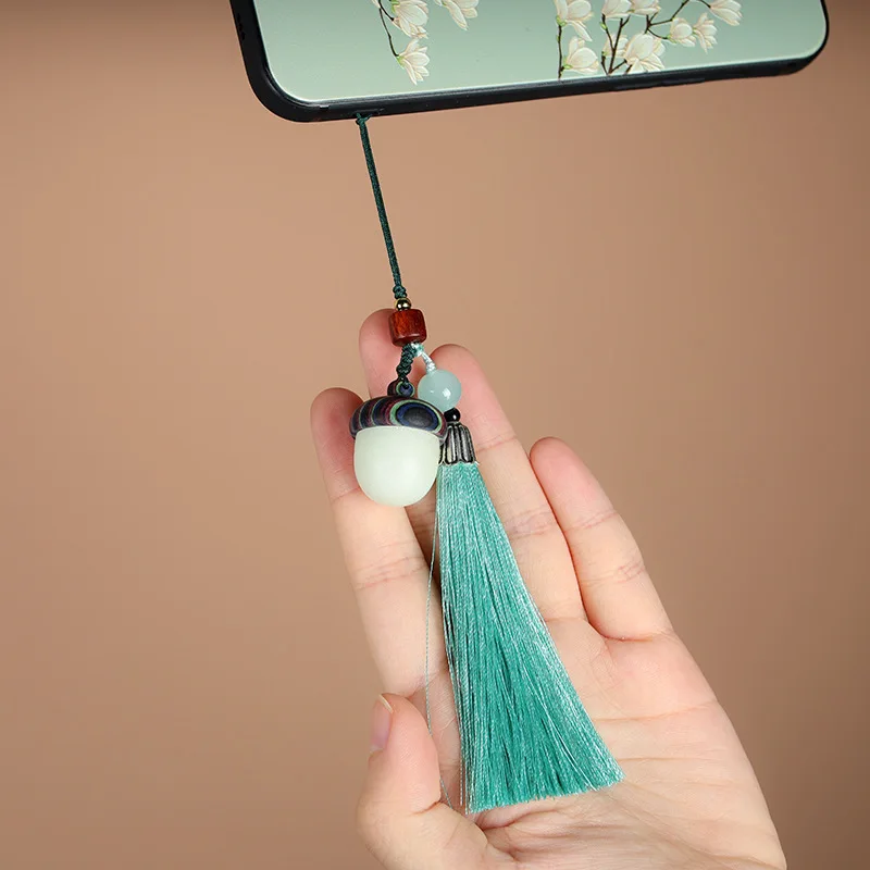 

Luminous sandalwood detachable cover pine cone creative keychain pendant mobile phone chain men and women backpack pendant acorn