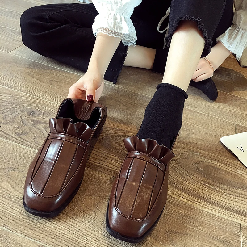 Designer ruffles round toe flats solid leather slip on shoes woman british college casual moccasins sewing 2-wear female loafers