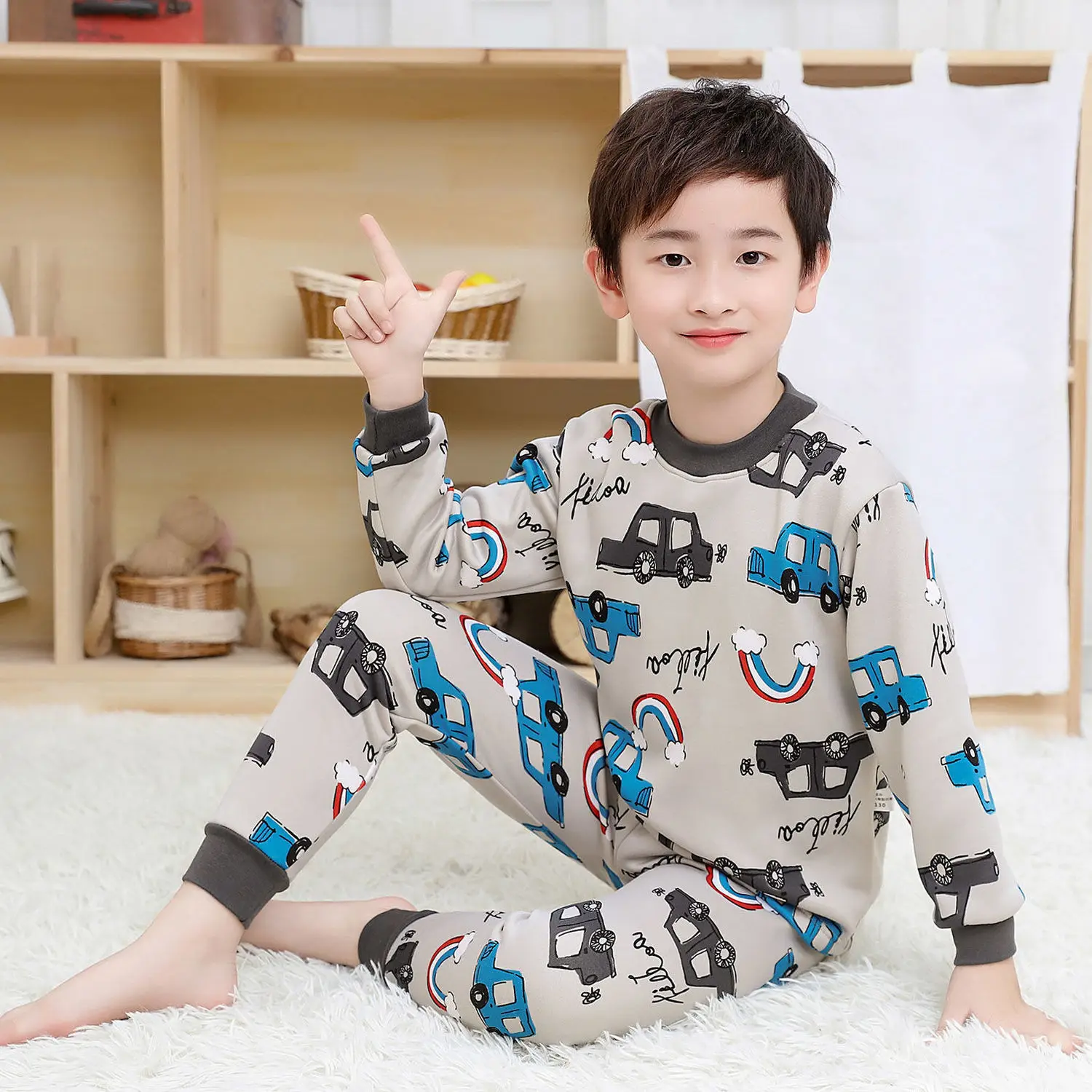 Рисунок 6 - Зимние комплекты с мультяшным рисунком