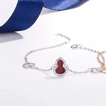

Small Fresh Red Agate Gourd Bracelet S925 Sterling Silver Micro Inlay Zircon Ladies Gourd Bracelet