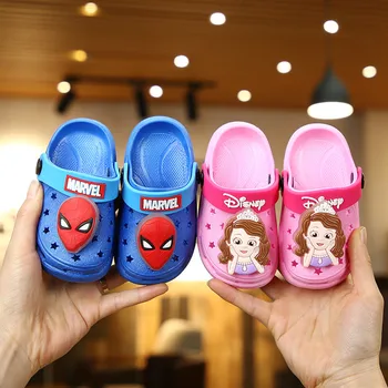

Boys Slipper Cartoon LED Luminous Children Slipper for Girls 2020 Summer Beach Disney Shoes Kids Cave Shoes Indoor Outdoor Clogs