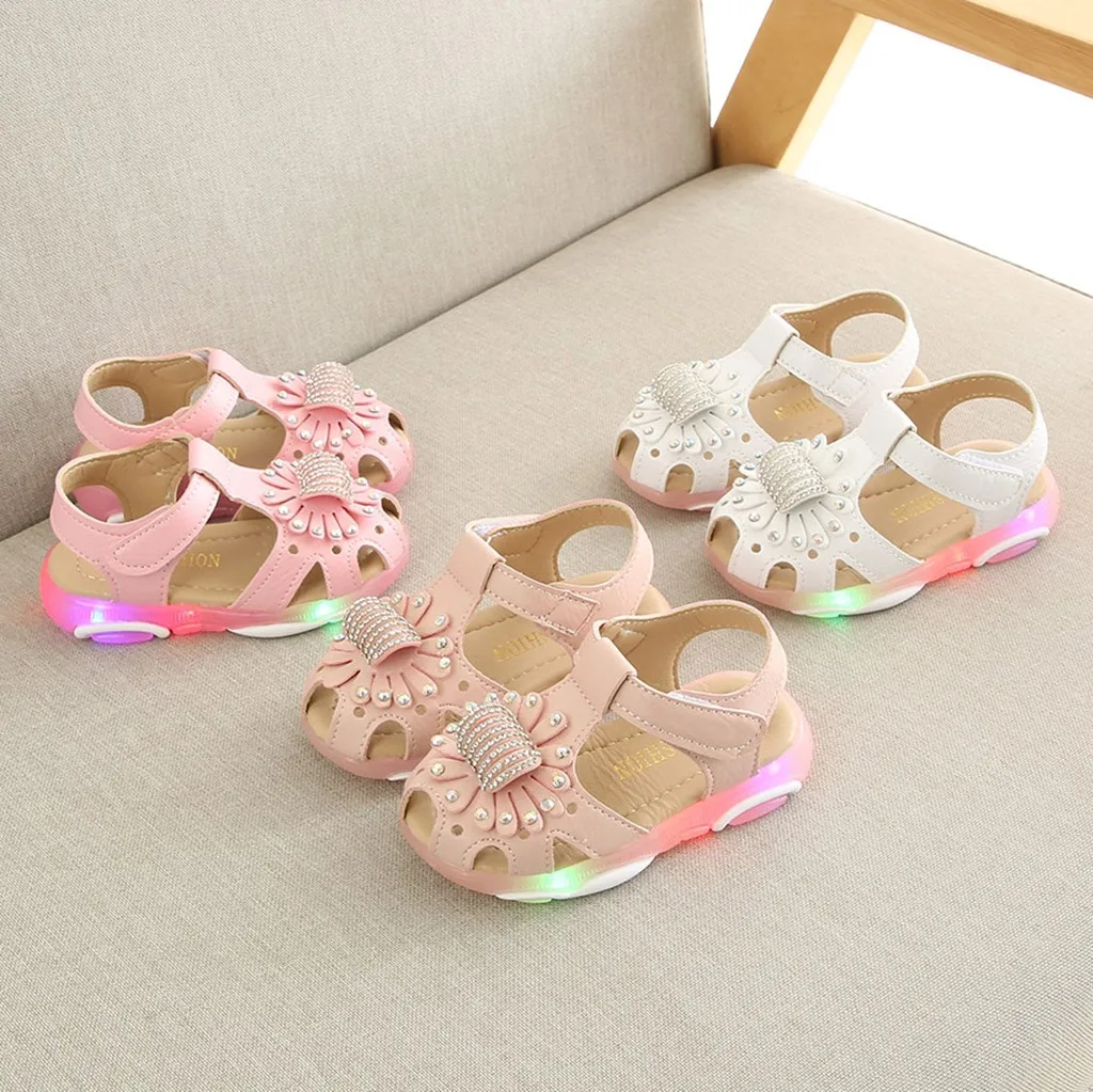 

Girls Casual Sandals Summer Little Girls Children Baby Girl Crystal Flower Led Light Luminous Sport Sandals Sneaker Shoes new