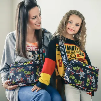 

Japanese Magazine Models Trend Brand Cute Cartoon Pattern Embroidered Letters Ladies Crossbody Bags Shoulder Bags Louis Brand CC