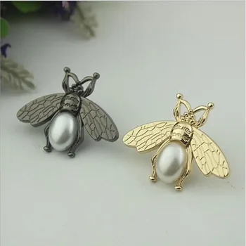 

10 pcs/lot Luggage hardware accessories zinc alloy handbag lovely pearl bees decoration buckle bag Hardware accessories