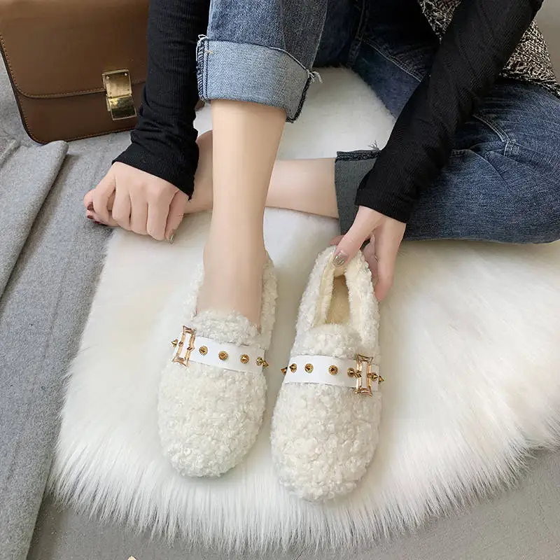 

Fur shoes female winter students new wear cotton shoes plus velvet warm month shoes net red wild lazy one foot shoes