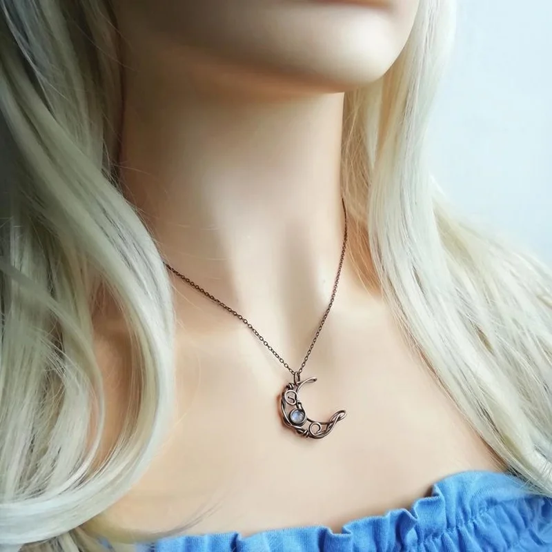 Fashion-Moonstone-Necklace-Crescent-Crystal-Moon-Pendant-Necklaces-for-Women-Female-Boho-Jewelry-Gifts-for-Girl (3)
