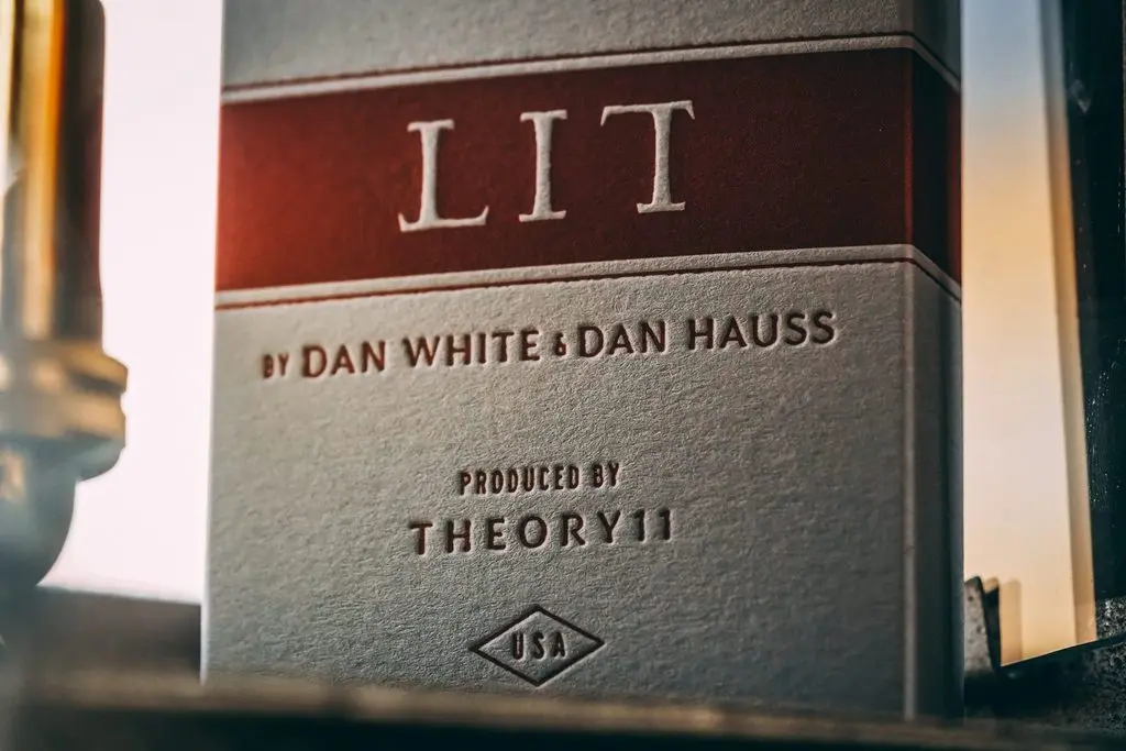 Lit (2018) от Dan White и Hauss волшебные трюки | Игрушки хобби