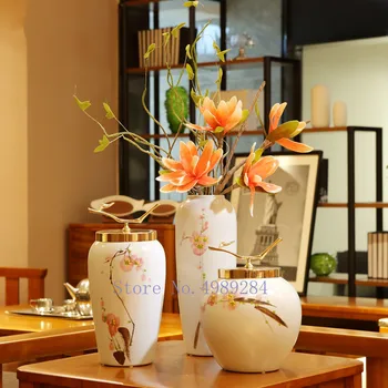 

Retro Chinese Style Ceramic Vase with Cover Golden Flower Arrangement Accessories Handmade Home Decoration Crafts Vases