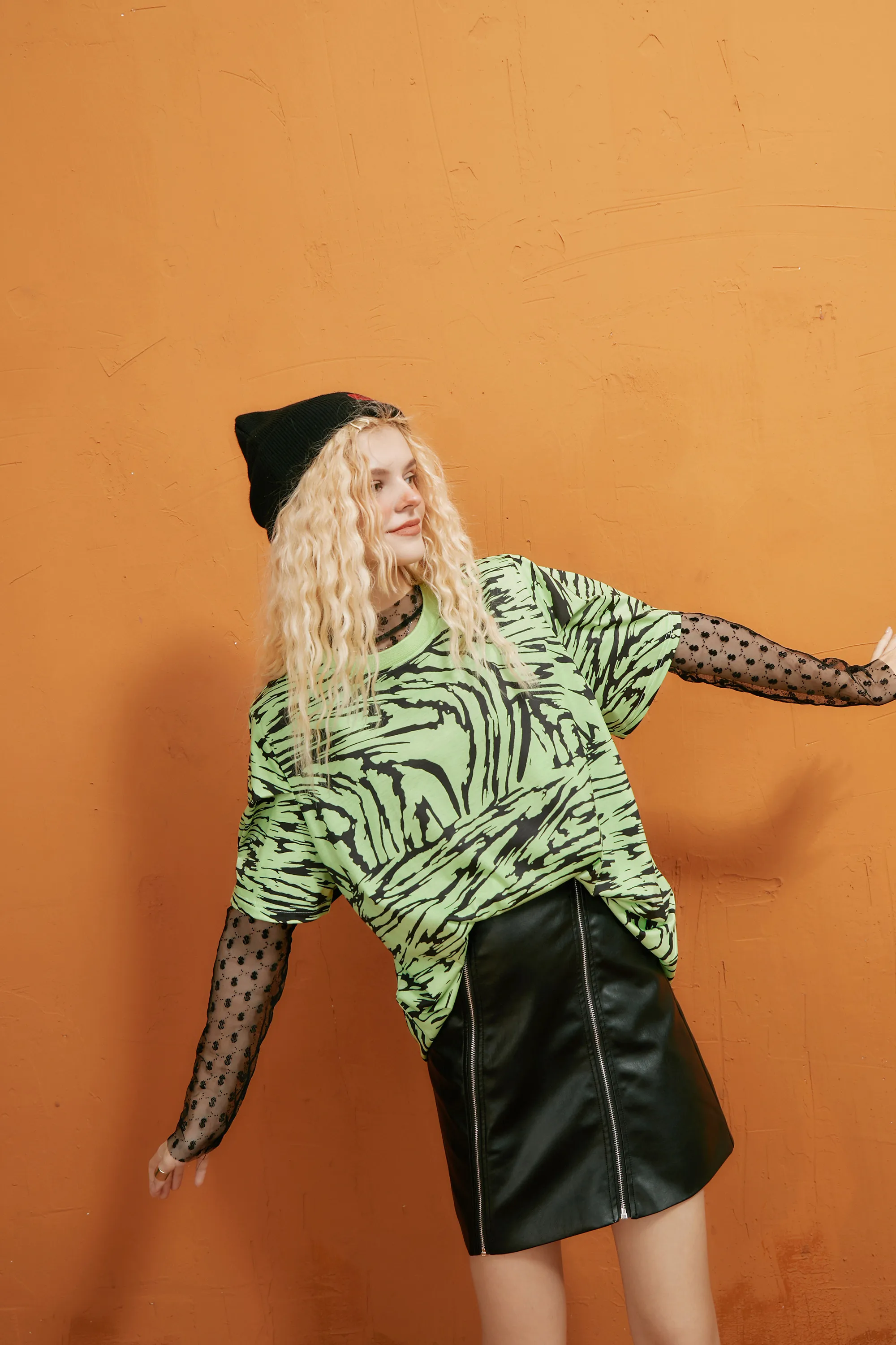 ELFSACK Harajuku Leopard Casual T-Shirts Women Tops,2020 Autumn ELF Green Striped Short Sleeve Korean Ladies Daily Basic Tee