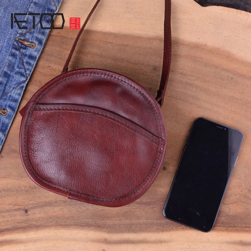 

AETOO Japanese handmade new red black Messenger bag leather first layer leather retro old shoulder slung ladies bag