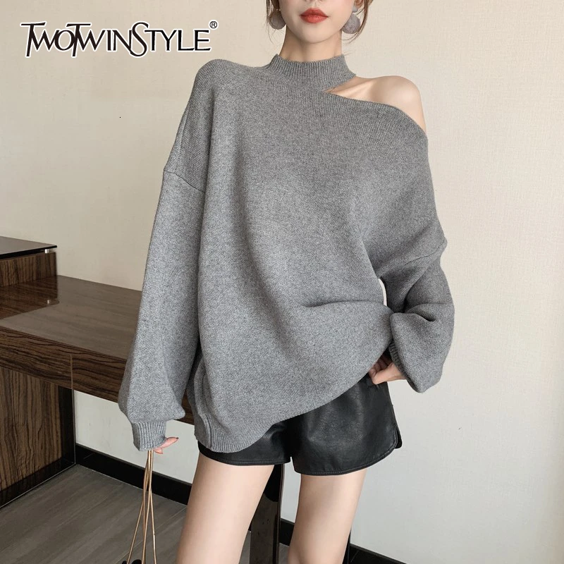 Женский ажурный свитер TWOTWINSTYLE толстый с круглым вырезом и длинными