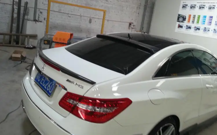 Подходит для Mercedes-Benz 14 W212 E63 AMG задний спойлер из углеродного волокна высокого качества