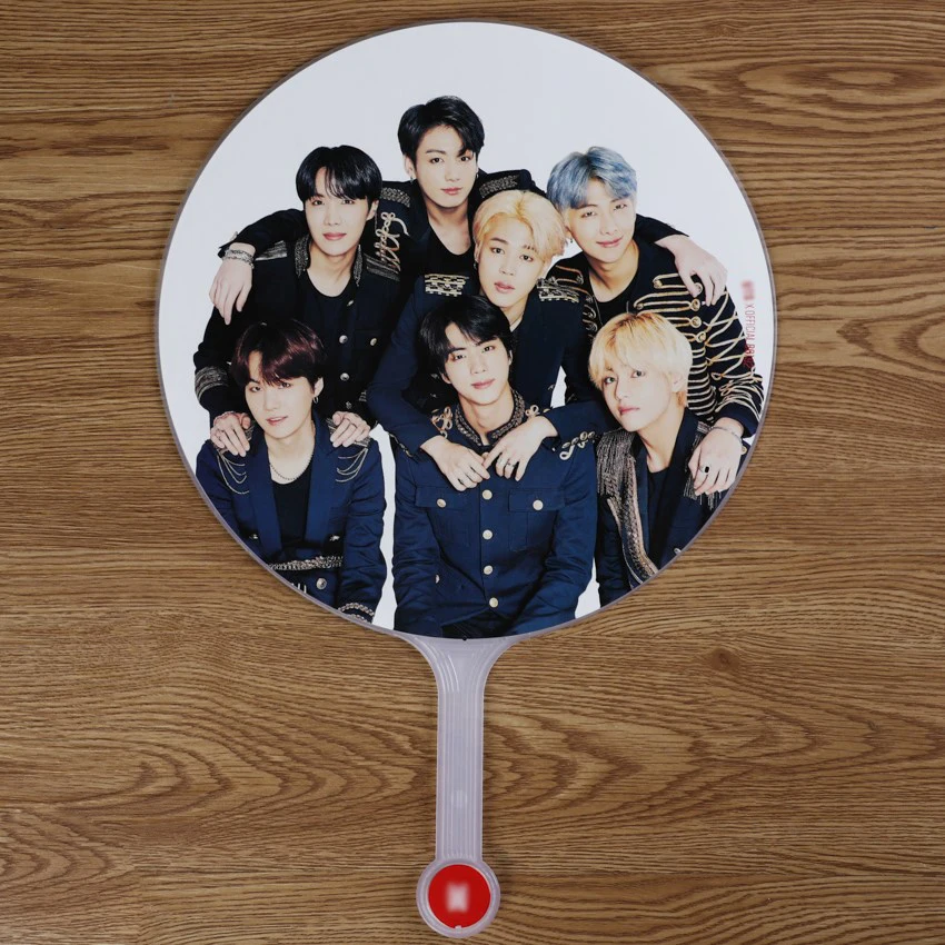 1 шт. Kpop Star Hand Fan V JHOPE JIN SUGA JUNGKOOK RM JIMIN Япония Tour Коллекция подарков Размер 29 5 см |