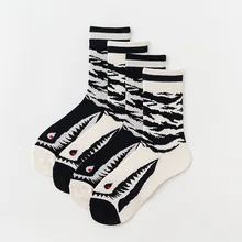 Забавные милые носки с героями мультфильмов для женщин и мужчин, носки для скейтборда в стиле Харадзюку, креативные носки с изображением животных, черно-белые носки с принтом акулы, Размеры 35-43