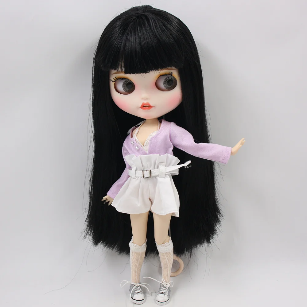 Kennedy – Premium Custom Neo Blythe Puppe mit schwarzem Haar, weißer Haut und mattem, lächelndem Gesicht 1