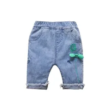 Летние детские джинсы для девочек г. Новые стильные детские штаны средней длины узкие женские шорты в Корейском стиле для маленьких девочек на гусеничном ходу