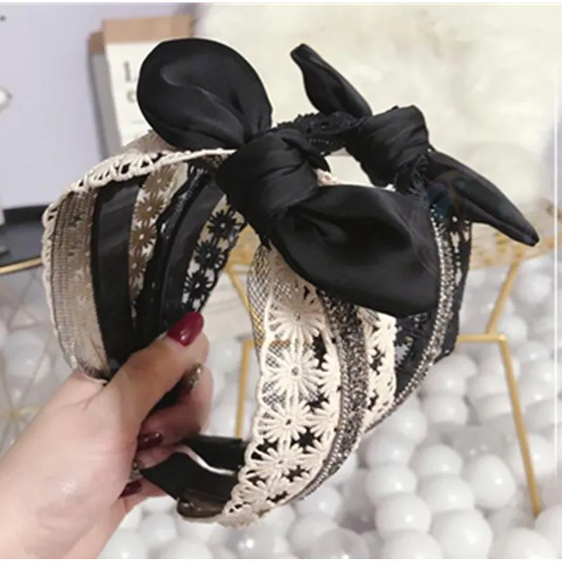 

Hollow Out Lace Headband with Crystals Chains Decorated Women Hair Accessories Bow Knotted Center Hairband Toothed Not Slip