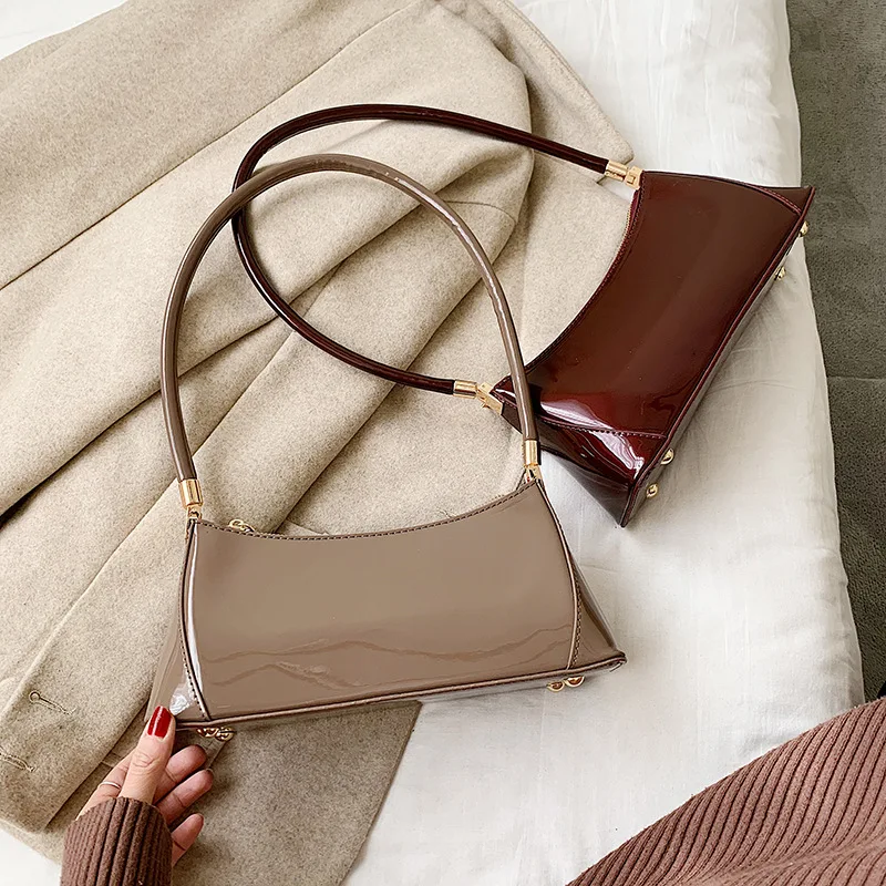 

Textured Bag Women's 2020 Early Spring Patent Leather New Style Non-mainstream Commuting Versatile Solid Color Baguette Armpit B